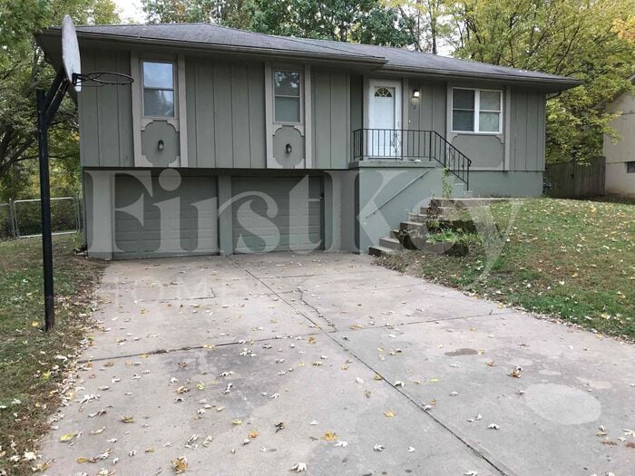 Primary Photo - 112 SE Westminister Rd