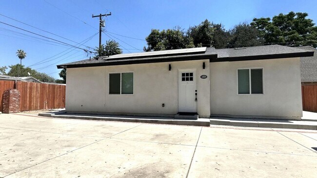 Foto del edificio - 1005 E Colton Ave