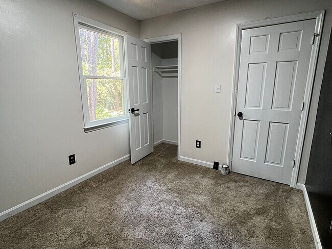 Foto del edificio - 4312 Whisperwood Dr