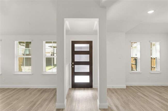 Building Photo - 625 Presidio St