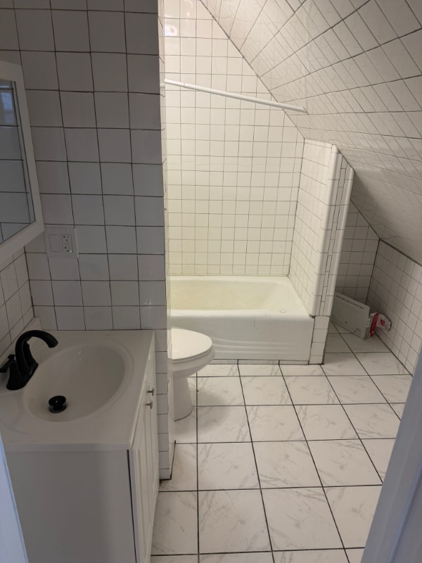 Building Photo - 1726 N Artesian Ave