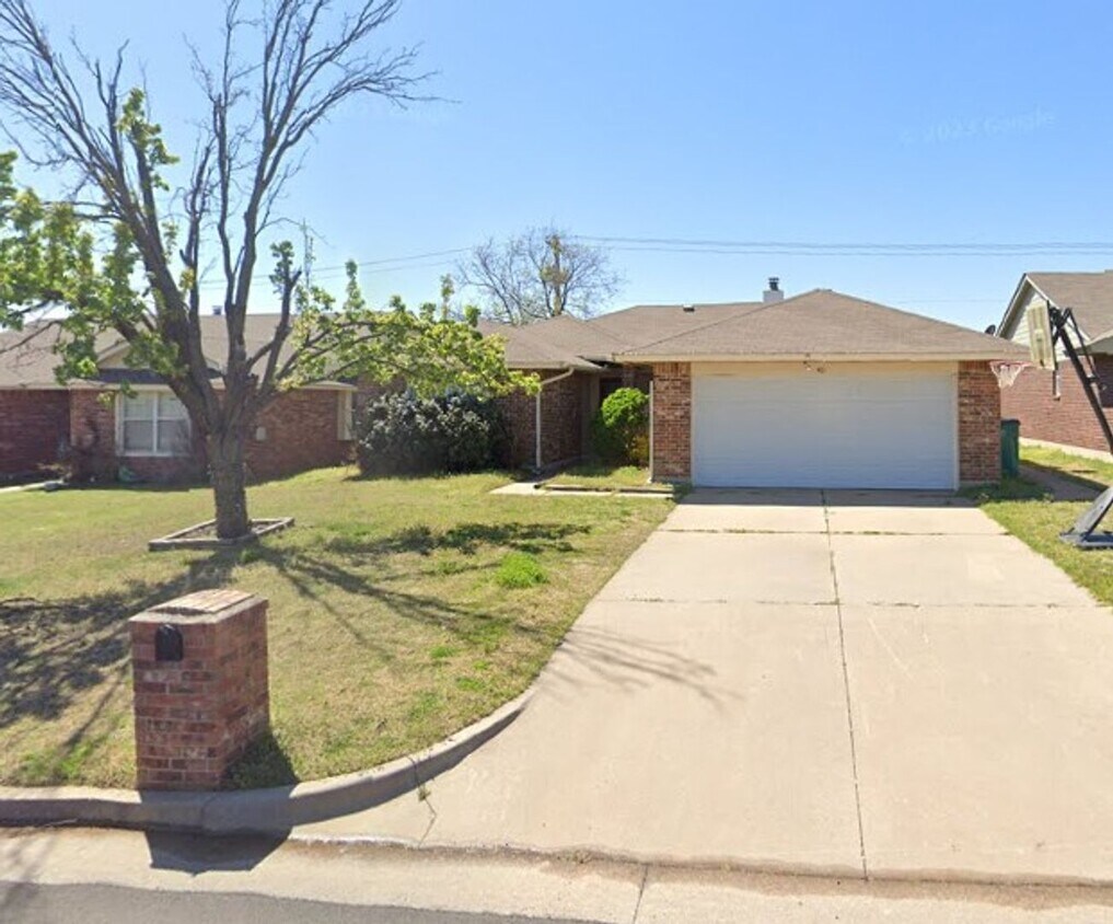 Primary Photo - 3 bed/2 bath in Yukon