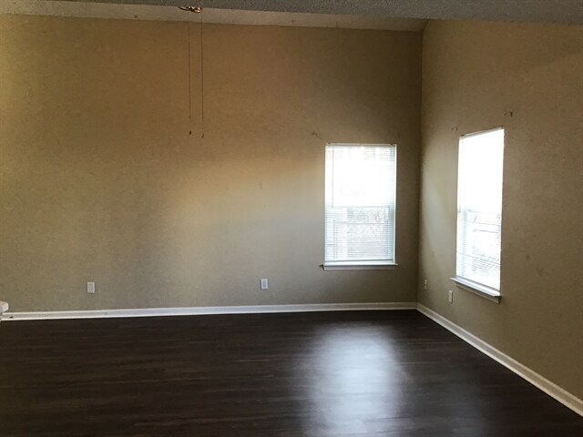 Foto del edificio - 16663 Aulton Drive