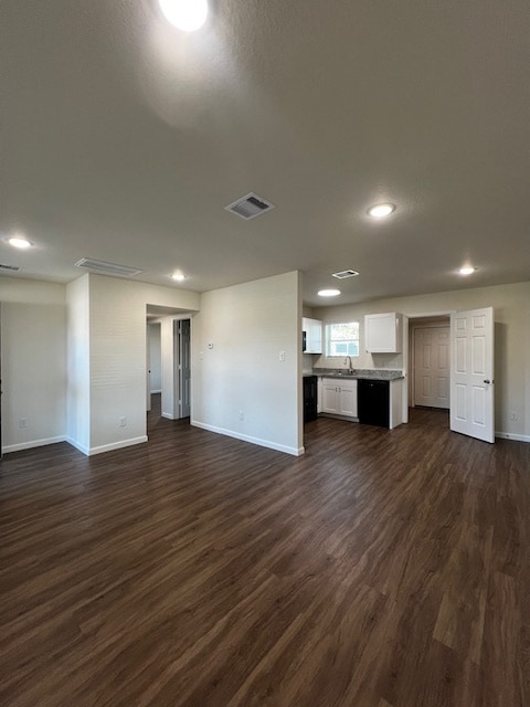 Building Photo - Villas at Goose Creek