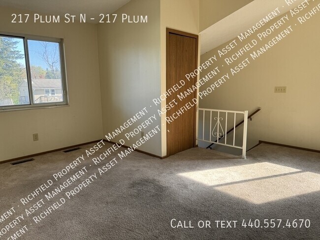 Foto del edificio - 217 Plum St N