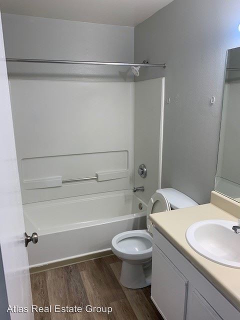 Building Photo - 522 Comanche Village Dr