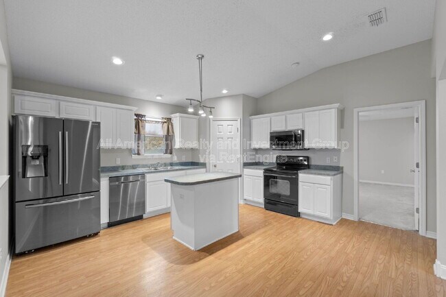 Building Photo - 312 Peggy Dr