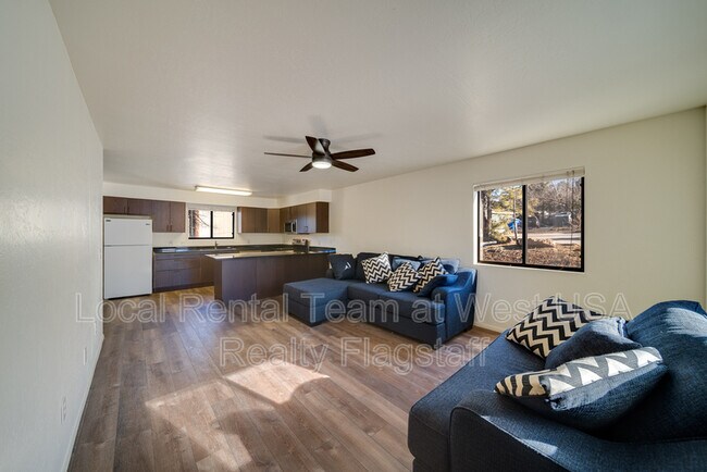 Building Photo - 55 S Pinegrove Rd