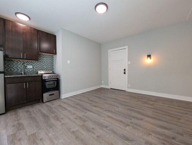 Foto del edificio - 4546 N Damen Ave
