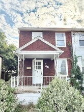 Building Photo - 927 Vankirk St