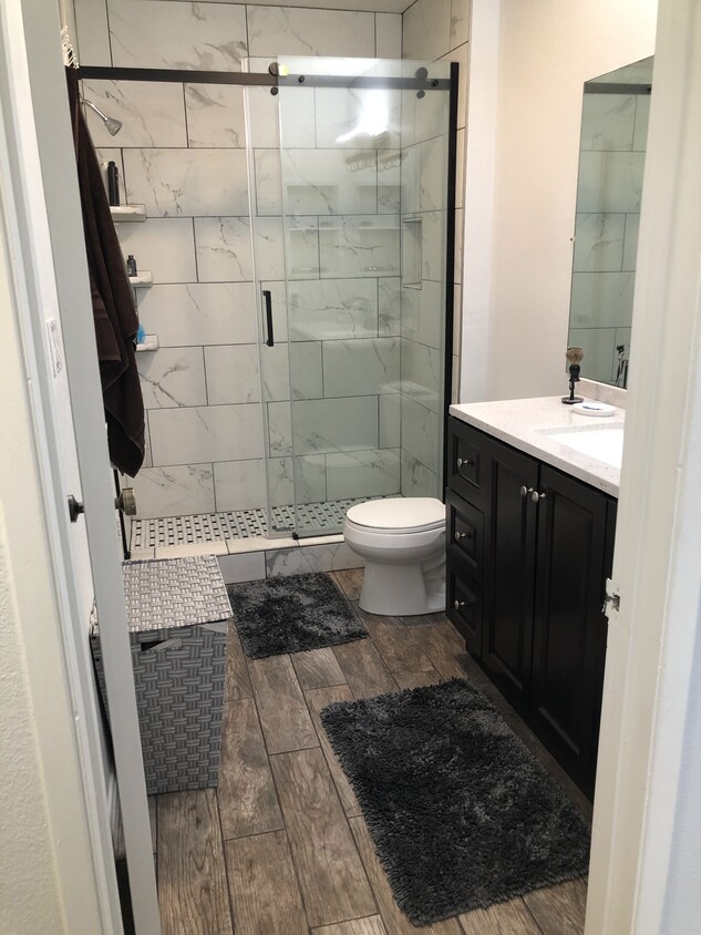 Foto principal - 10780 Woodley Ave