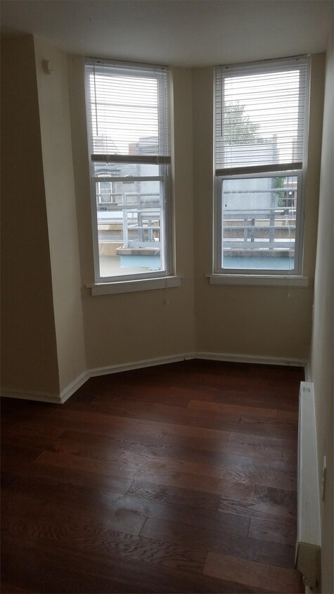 Building Photo - 3532 Kensington Ave