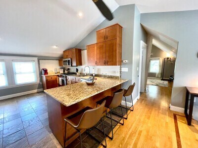 Foto del edificio - 247 Savin Hill Ave