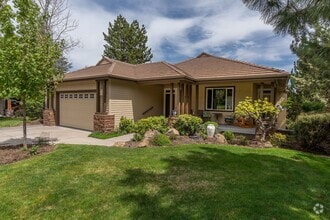 Building Photo - 3106 NW Golf View Dr