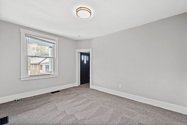 Building Photo - Stunning 2 bedroom home in Homestead available August 1!