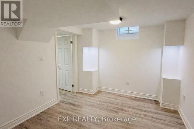 Building Photo - 135 Warren Bradley St