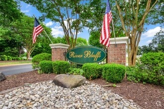Building Photo - 504 River Bluffs