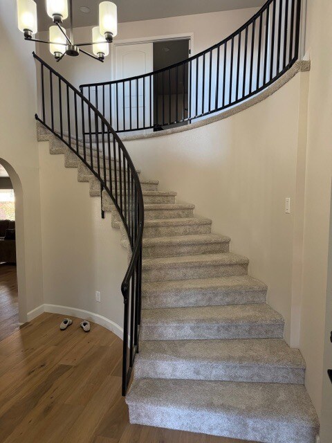 Building Photo - 545 S Valley View Dr