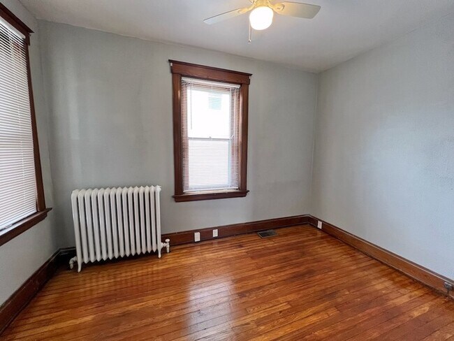 Building Photo - 1846 Hopkins Ave