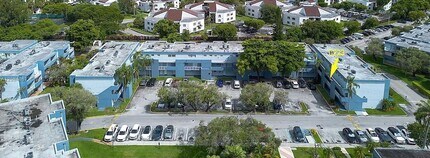 Building Photo - 9355 Fontainebleau Blvd