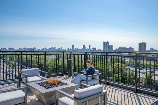 Foto del edificio - 525 LINC