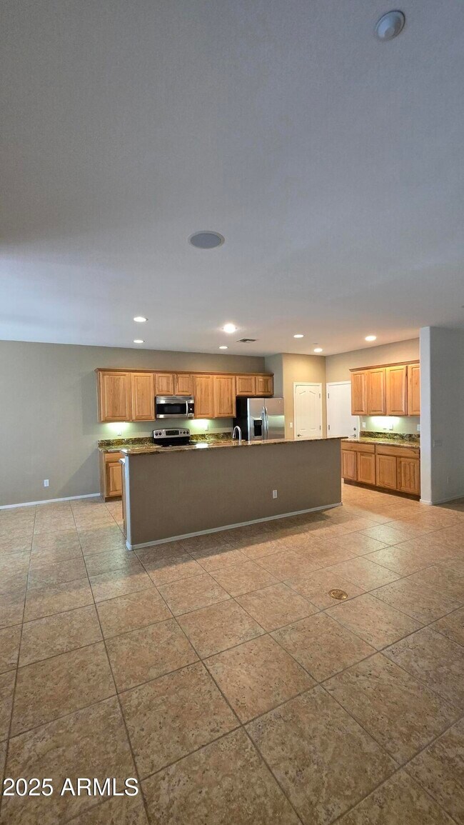 Building Photo - 3316 W Inspiration Dr