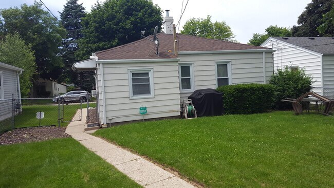 Building Photo - 3506 S 3rd St