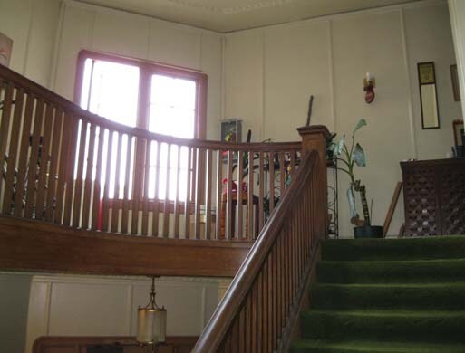 Otro - 921 E 28th St