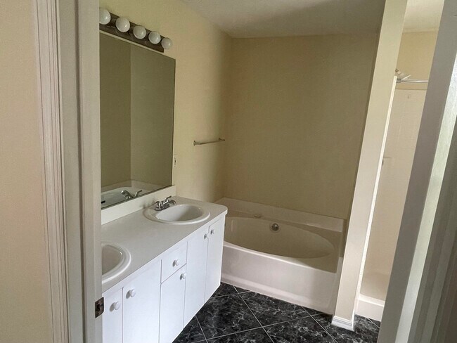 Foto del edificio - 5529 N Lundy Cir