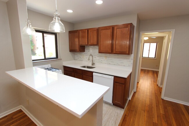 Foto del edificio - 590 S Negley Ave
