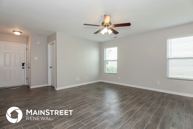 Foto del edificio - 4544 Stone Mountain Dr