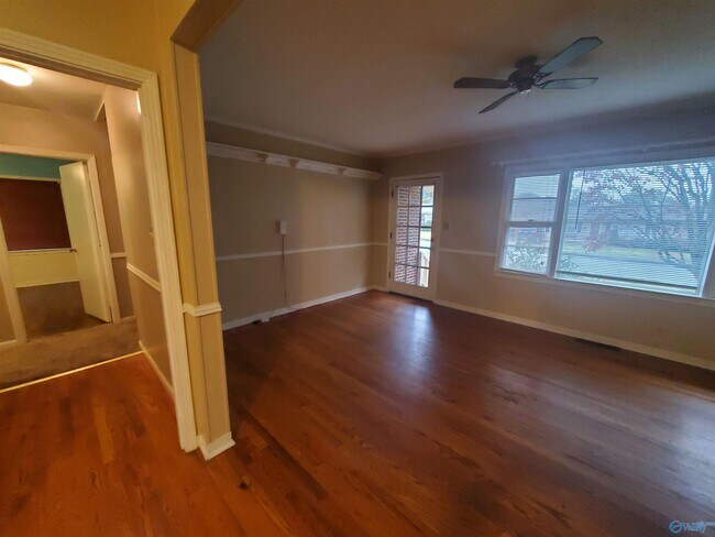 Foto del edificio - 106 Wingate Ave SW