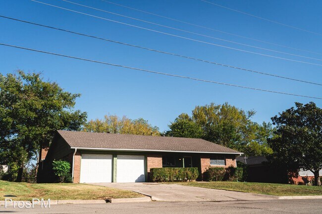Foto del edificio - 3 br, 2 bath House - 1306 HIllside Drive