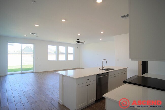 Building Photo - Stunning Home In Gossamer Grove!