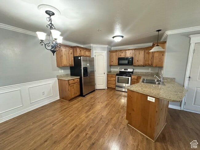 Building Photo - 574 S 2150 W