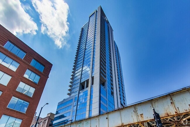 Building Photo - 303 W Ohio St