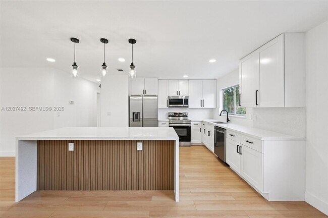 Foto del edificio - 337 SW Cherryhill Rd