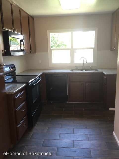 Building Photo - 9904 Cimarron Trails Dr