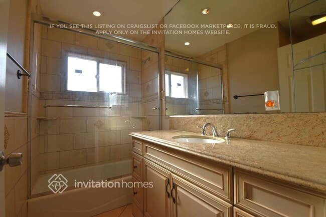 Foto del edificio - 14249 Hoyt St