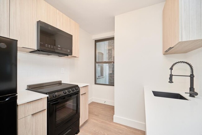 Building Photo - 2 bedroom in New York NY 10003