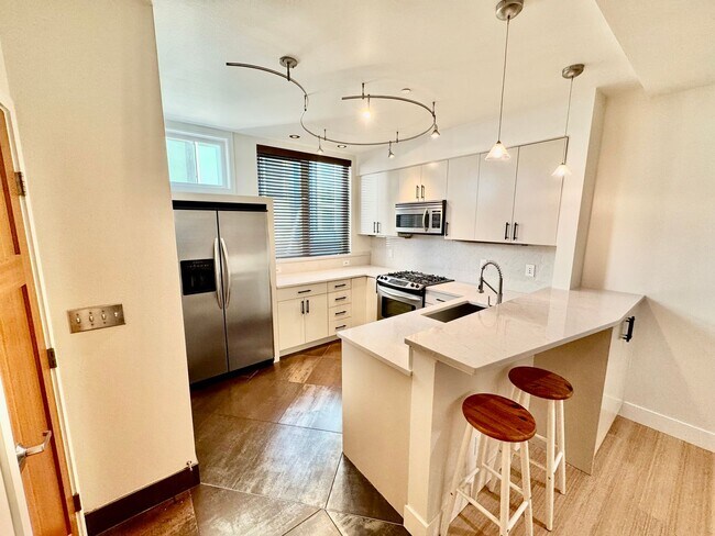 Foto del edificio - Stunning Fremont Townhome - Incredible Loc...