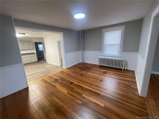 Foto del edificio - 129 Jordan Ln