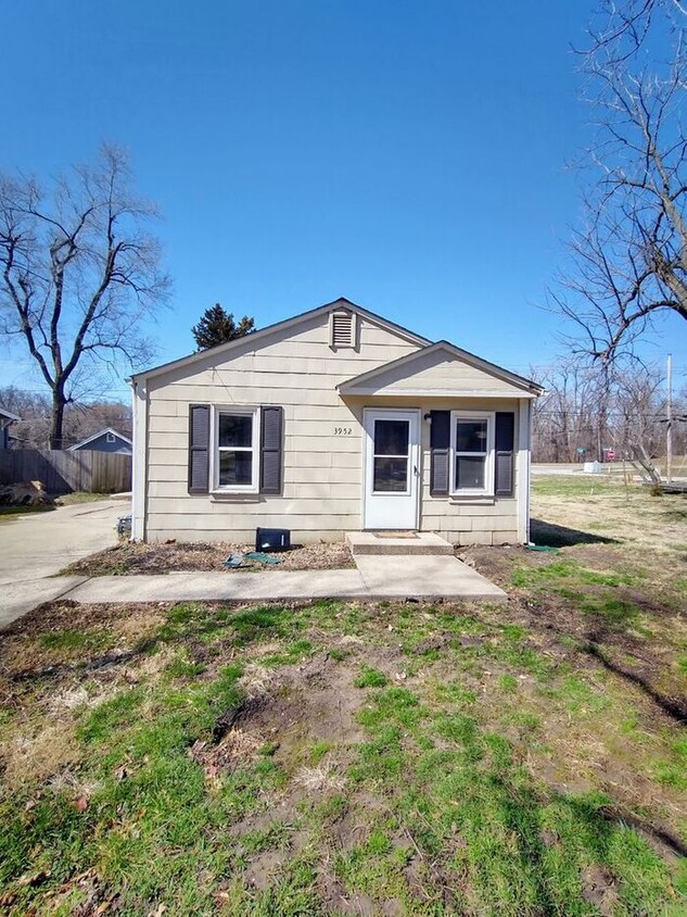 Foto principal - Cute 2 Bedroom Duplex in Kansas City!