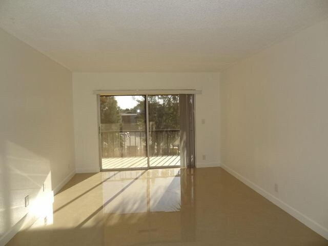 Foto del edificio - 460 NW 20th St