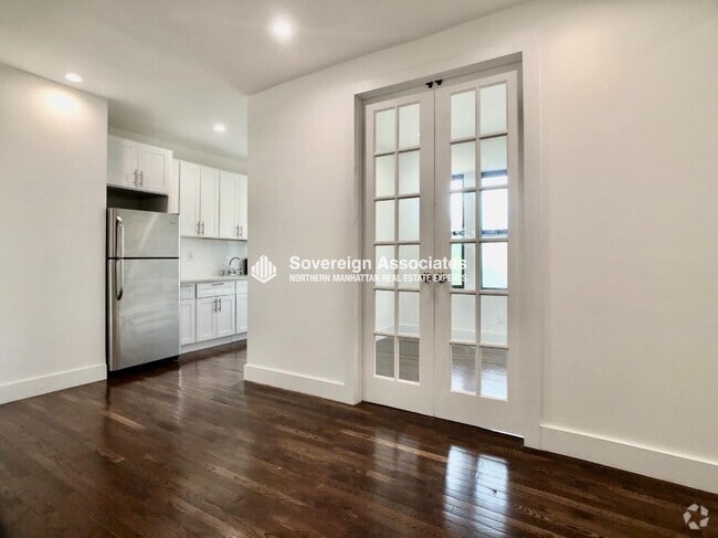 Building Photo - 518 W 204th St