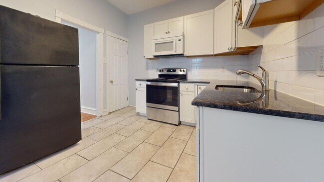 Building Photo - Charming Classic West Philly 3 Bedroom w W...