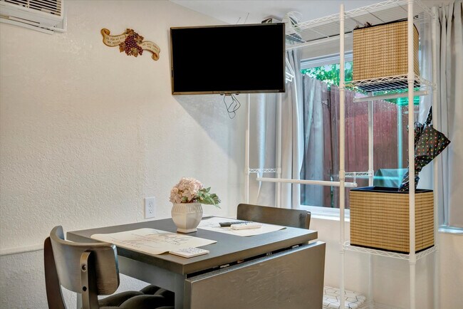 Foto del edificio - 4213 E Yukon St