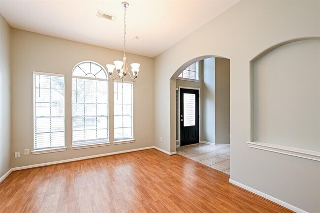 Building Photo - 14931 Brightbrook Dr