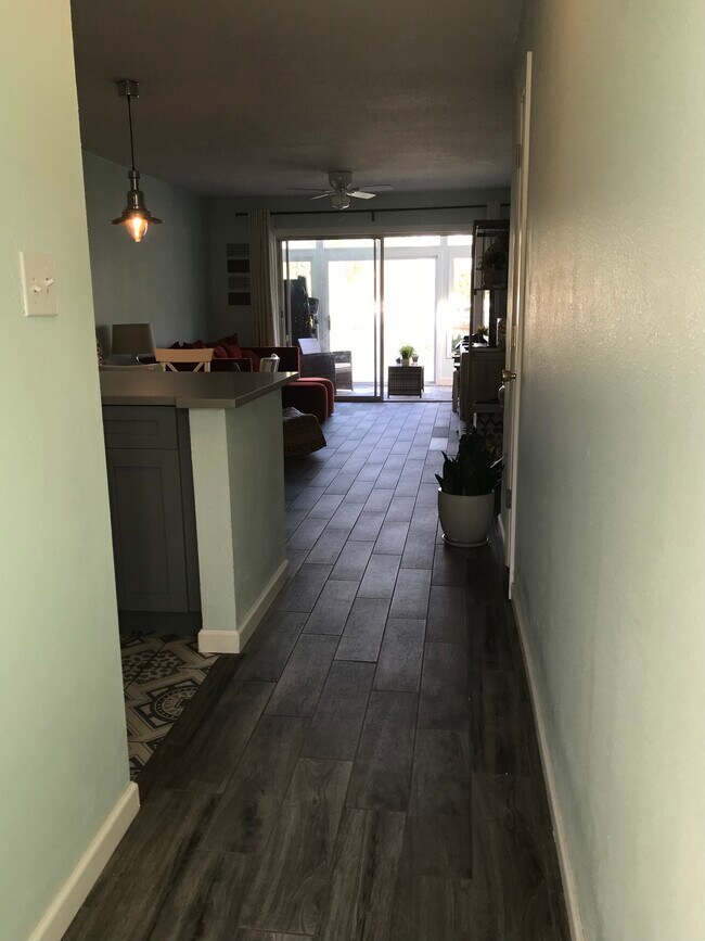 Building Photo - 613 Westwinds Dr