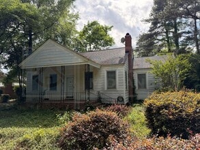 Building Photo - 1232 Axtell Dr
